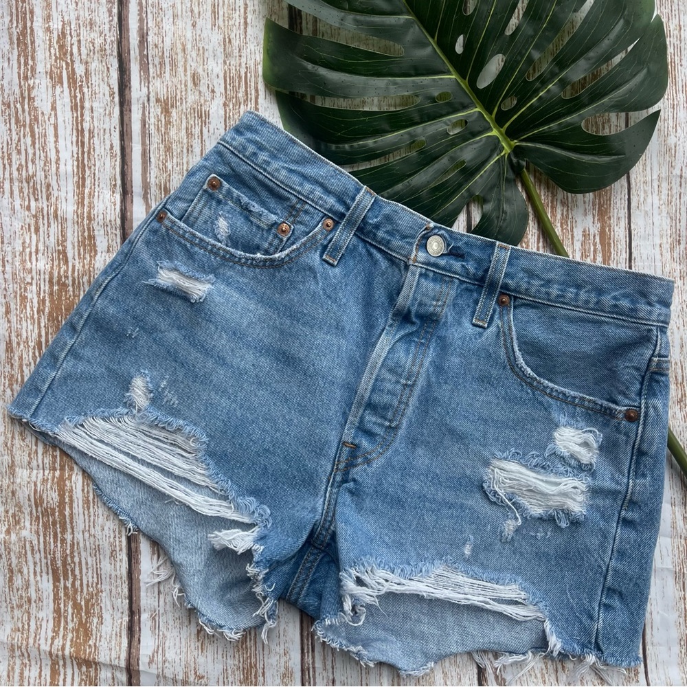 Levi 501 Distressed Jean Shorts Size 29